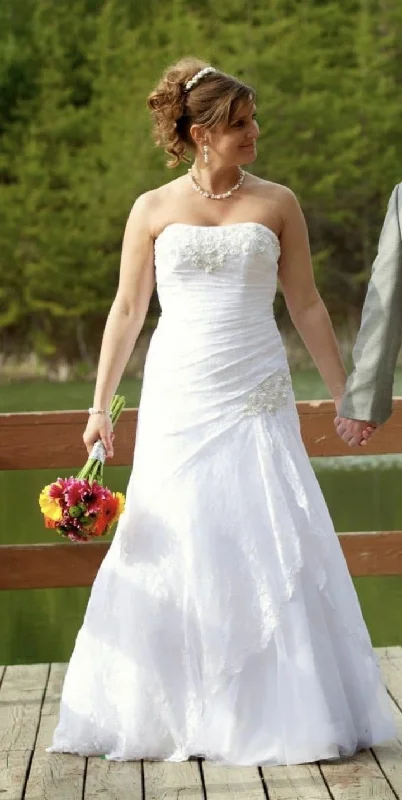 David's Bridal YP3344 Embroidered unclassified dresses