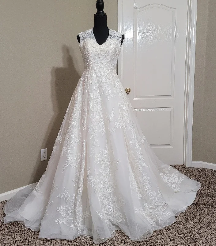 Oleg Cassini CWG748 Sequin unclassified dresses