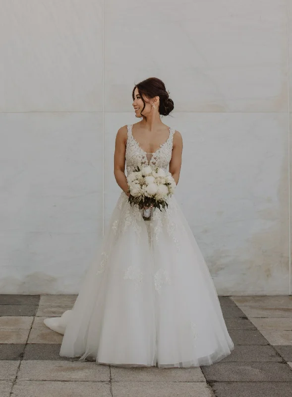 Pronovias Ariel Earthy tone unclassified dresses