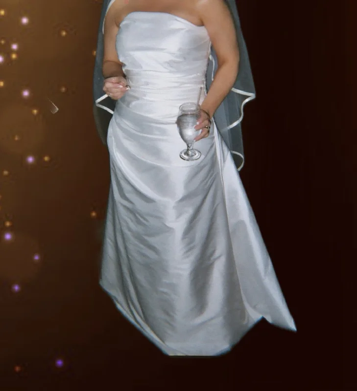 Pronovias Semilla Embroidered unclassified dresses