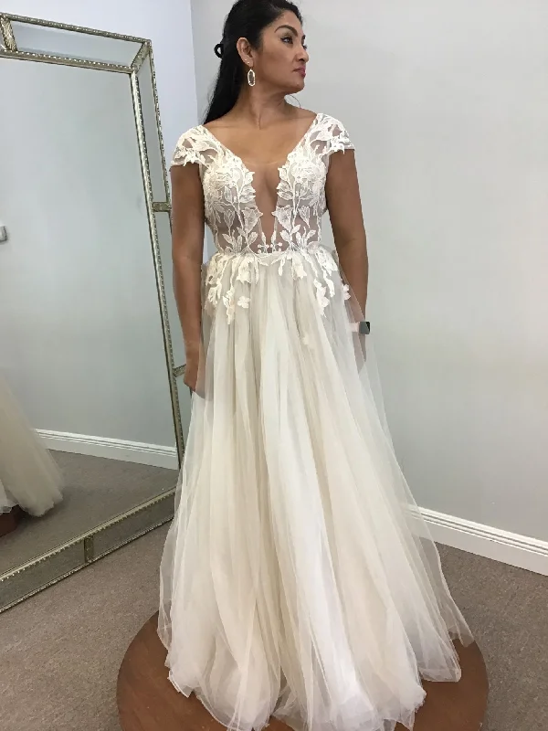 Berta  Antonia Off-shoulder unclassified dresses