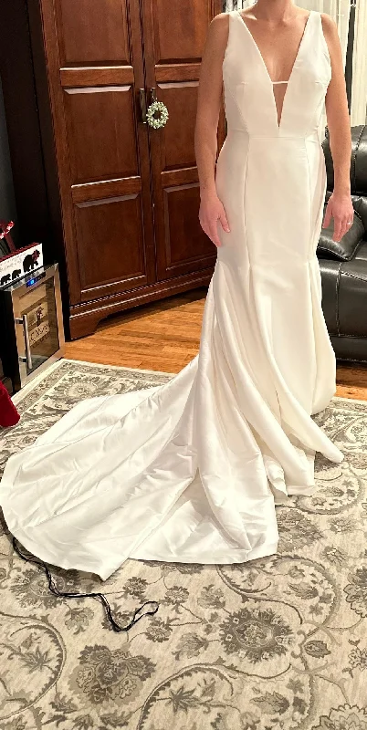 Vera Wang Emilie Halter unclassified dresses